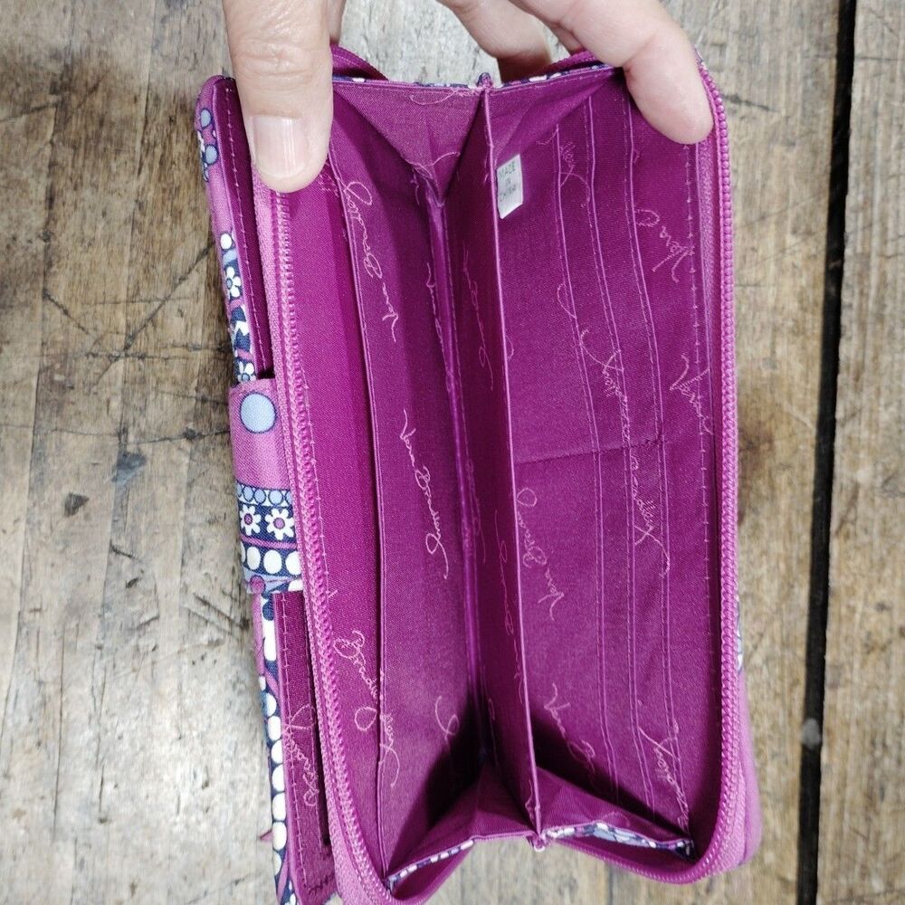 VERA BRADLEY Turnlock Purple/Blue Quilted Cotton Wallet Zip NWOT Paisley Zip - Picture 6 of 8